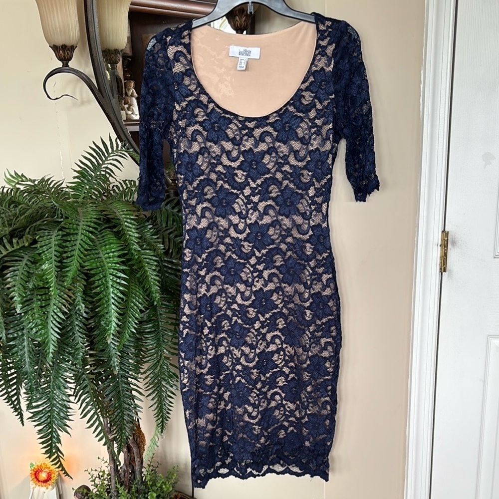 Belle Badgley Mischka Navy Blue Floral Lace Bodycon Dress Formal Cocktail Midi